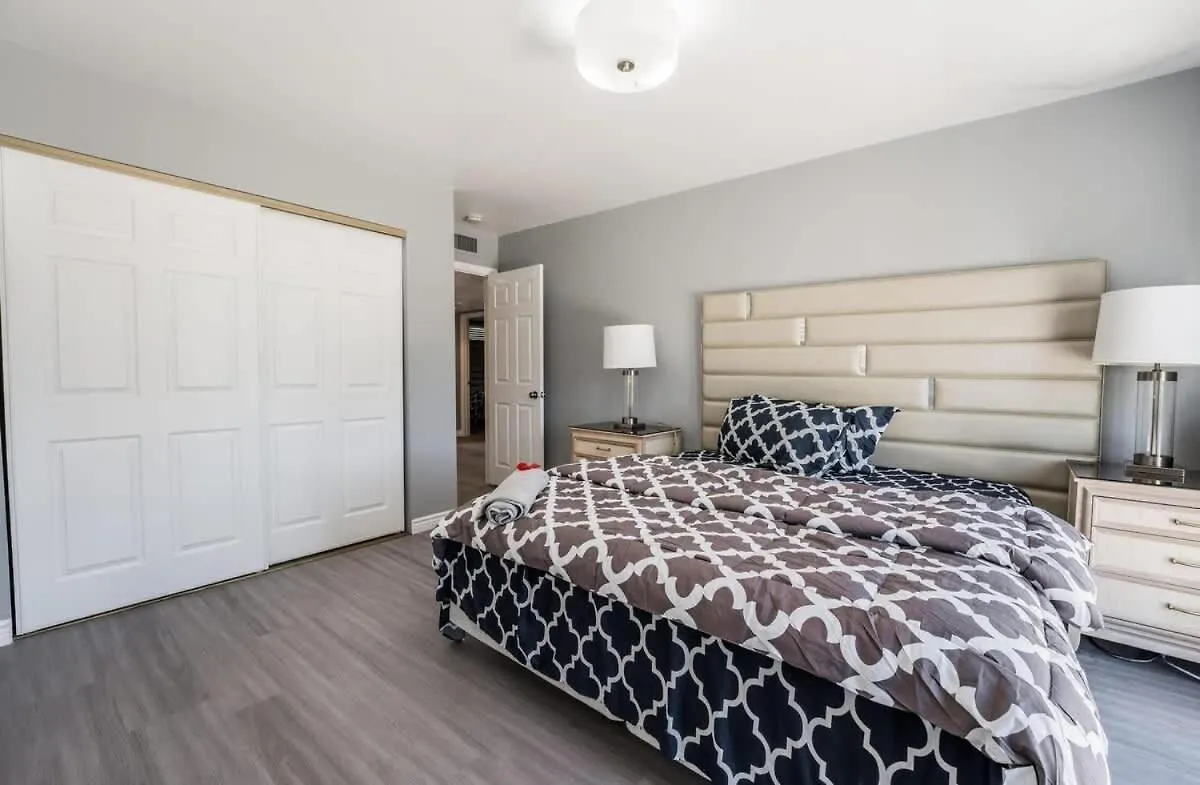 Luxury Meets Vegas Gorgeous Home By The Strip Las Vegas