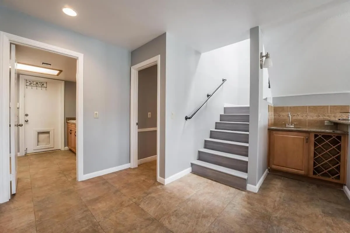 Luxury Meets Vegas Gorgeous Home By The Strip Las Vegas Holiday home