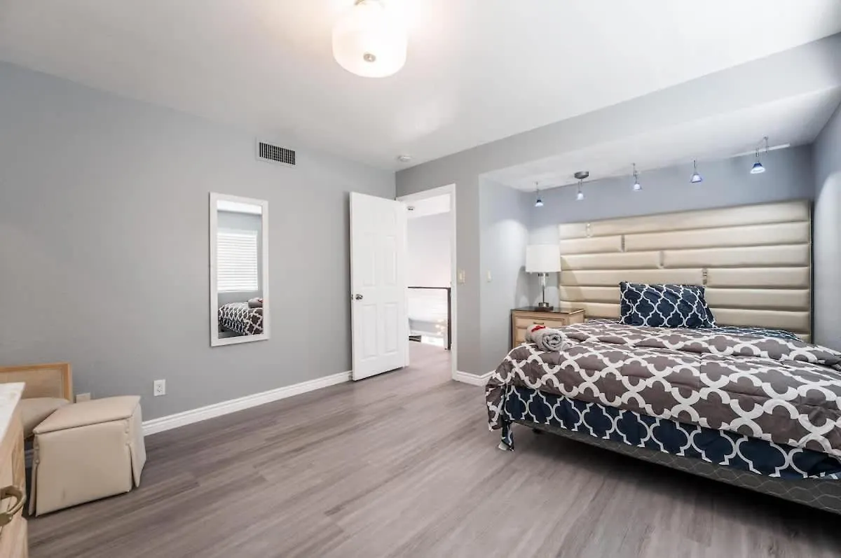 Holiday home Luxury Meets Vegas Gorgeous Home By The Strip Las Vegas