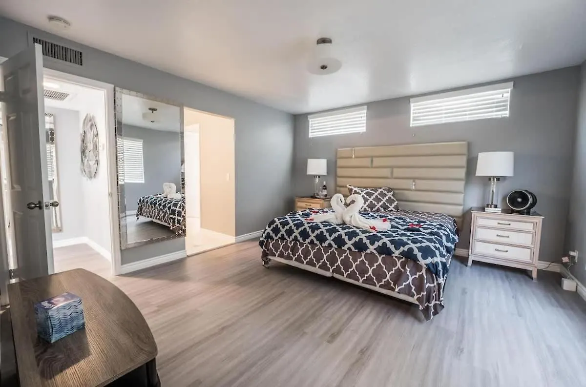 Luxury Meets Vegas Gorgeous Home By The Strip Las Vegas