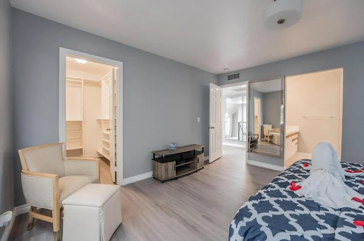 Luxury Meets Vegas Gorgeous Home By The Strip Las Vegas